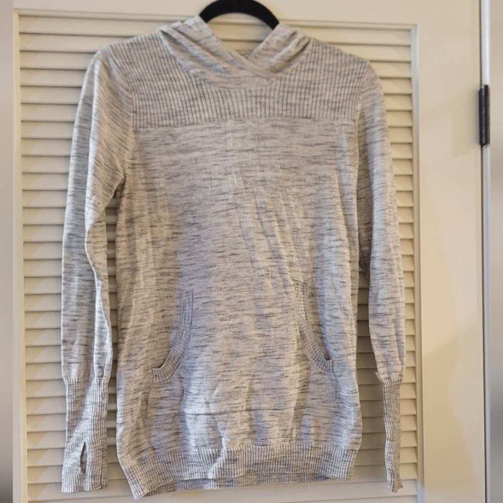Akini- Grey Pullover Long-Sleeve Hoodie Sweater Top W Front Pocket & Thumb Holes